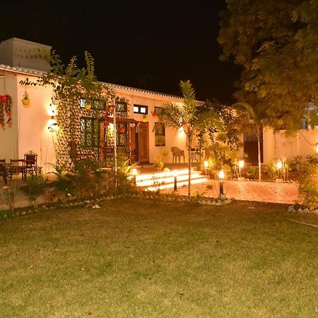 Gc Farms Villa Ayodhya Exteriör bild