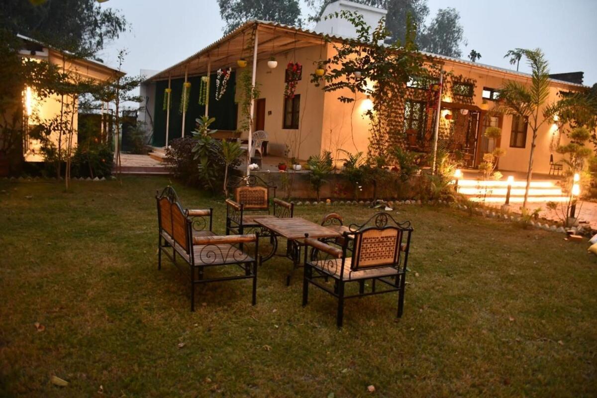 Gc Farms Villa Ayodhya Exteriör bild