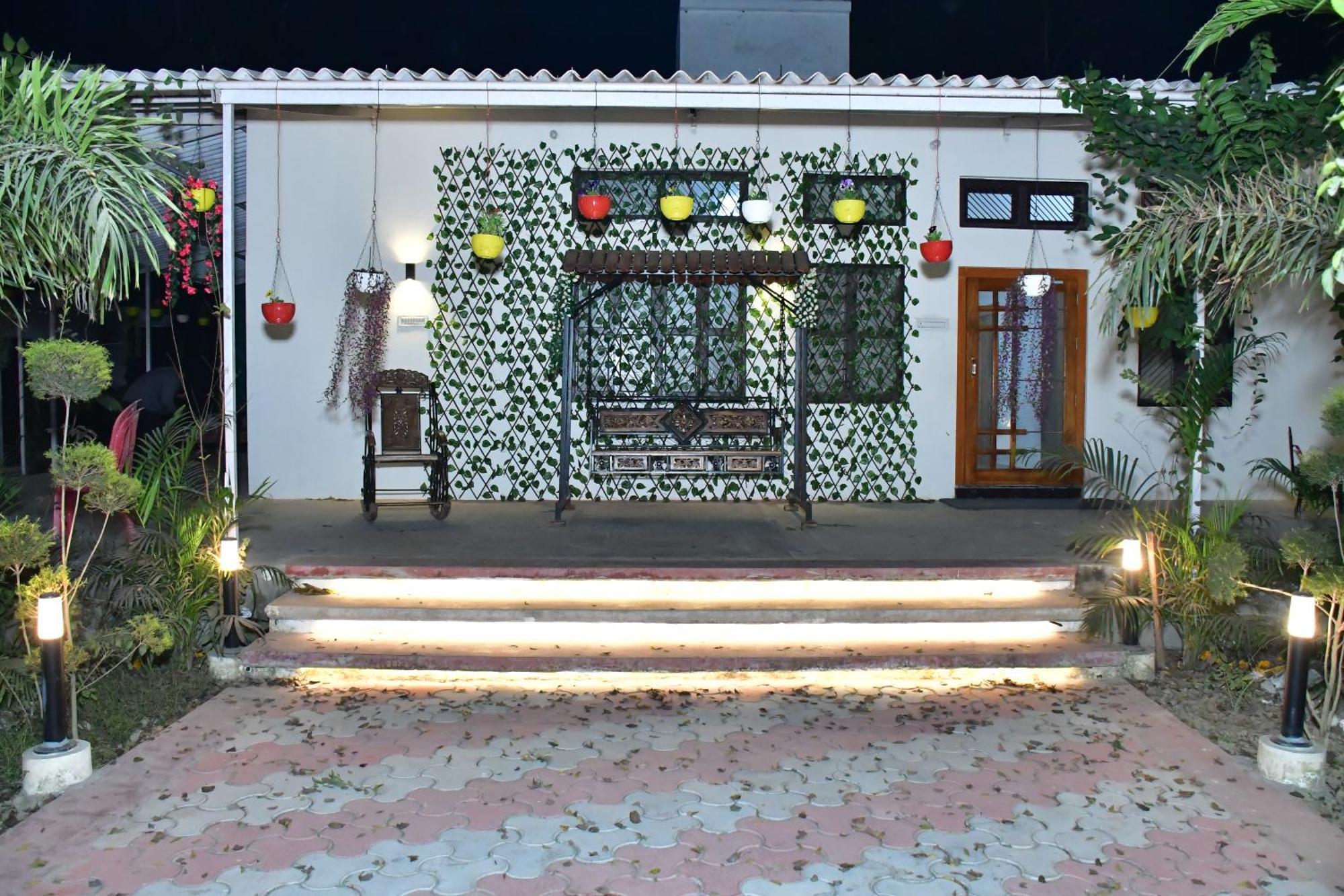 Gc Farms Villa Ayodhya Exteriör bild